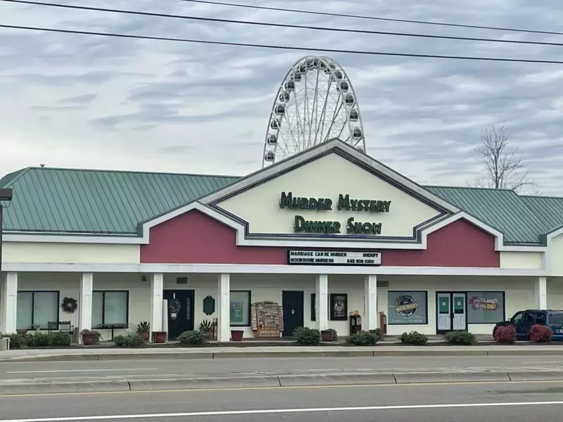 Great Smoky Mountain Murder Mystery Dinner Show in Pigeon Forge