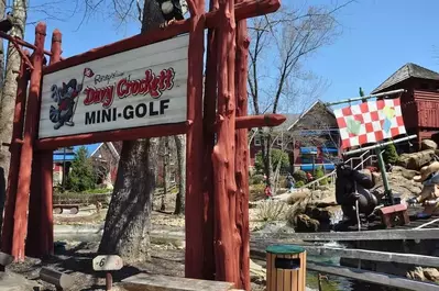 Ripley's davy Crockett mini golf