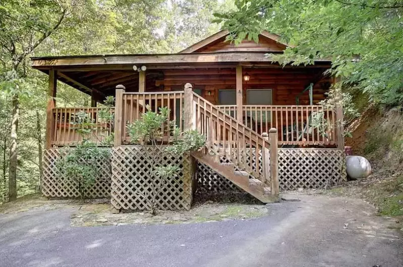 one of the pet friendly cabins in gatlinburg