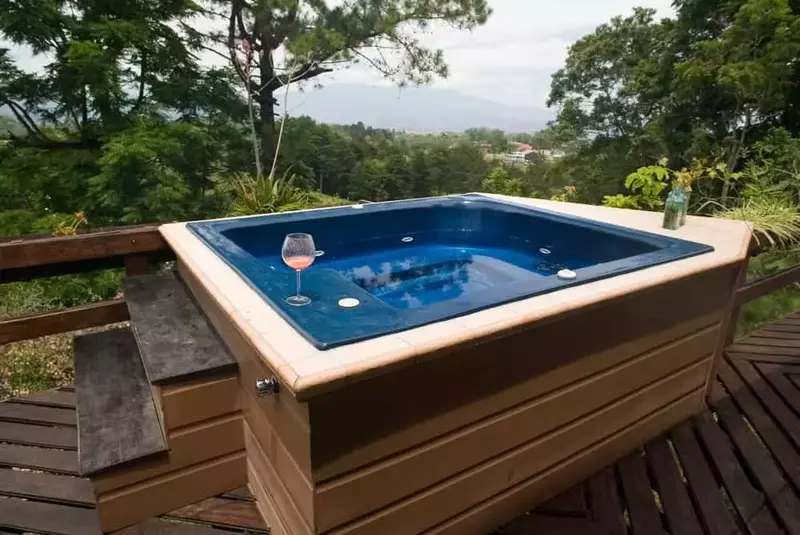 outdoor hot tub at a vacation rental in Gatlinburg