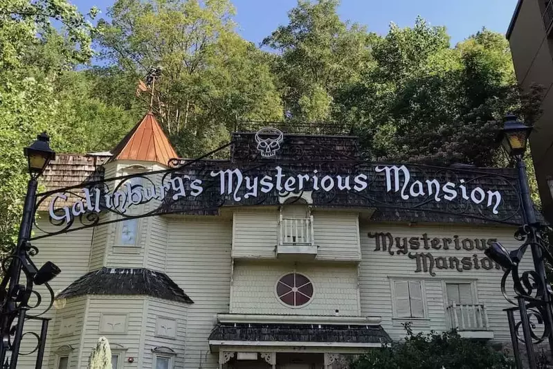 mysterious mansion gatlinburg tn