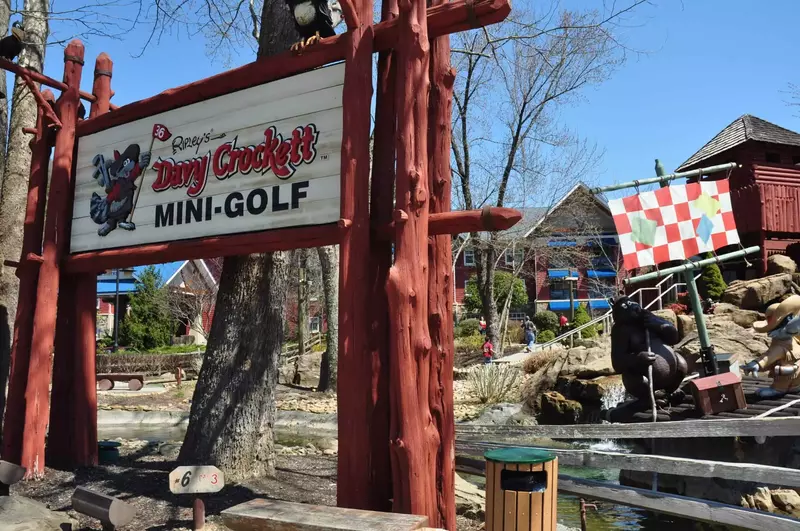 ripley's davy crockett mini golf