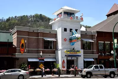 landshark restaurant in gatlinburg