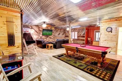 All-American cabin for your group
