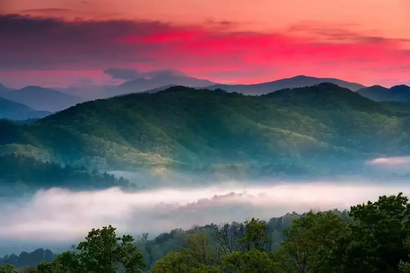 Stunning sunset photo in the Smoky Mountains.