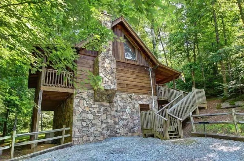 outside of 1 bedroom cabin - dreamcatcher