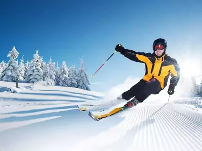 A man skiing in the mountains close to one of our cabin rentals near Ober Gatlinburg.