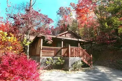 The Hillside Haven cabin in Gatlinburg TN in the fall.