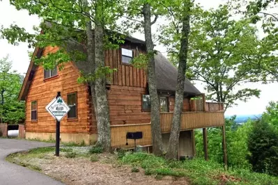 Amazing Views Smoky Mountain TN Cabin