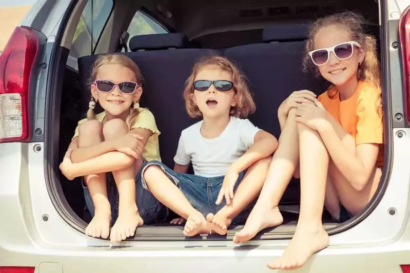 children enjoying a Gatlinburg family vacation