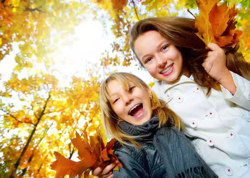 kids enjoying a fall Smoky Mountain vacation