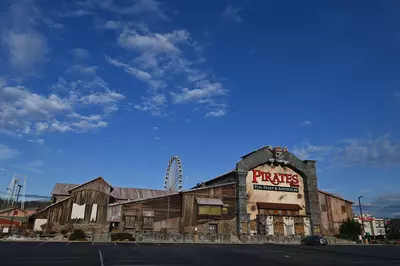 pirates voyage exterior