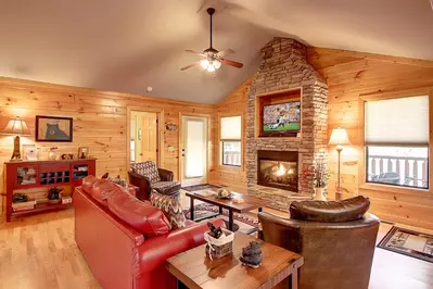 amazing mtn hideaway is one of the best gatlinburg cabin rentals