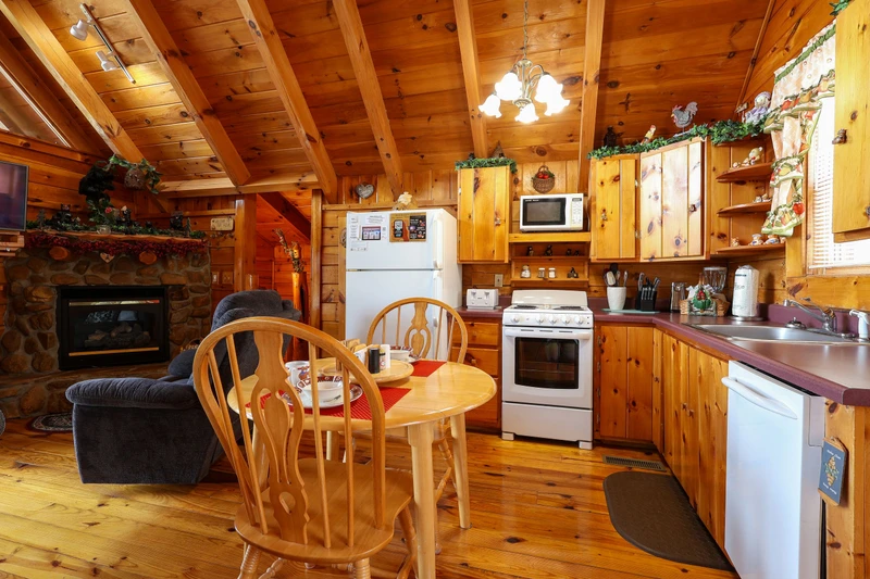 HONEY BEAR HIDEAWAY