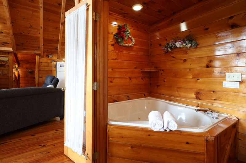 HONEY BEAR HIDEAWAY