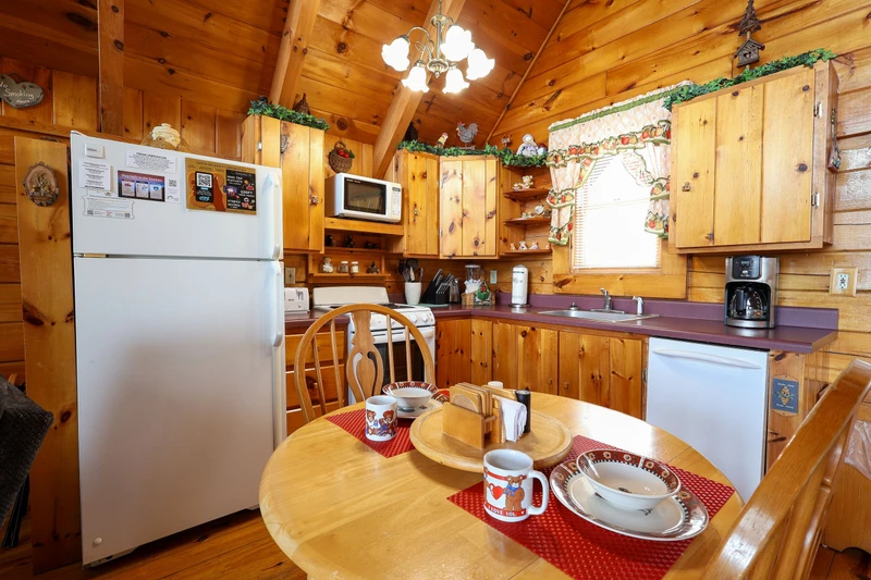 HONEY BEAR HIDEAWAY