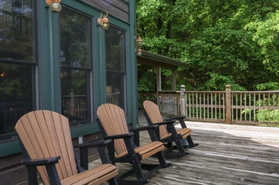 THE GOOD WOOD CABIN