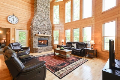THE GOOD WOOD CABIN
