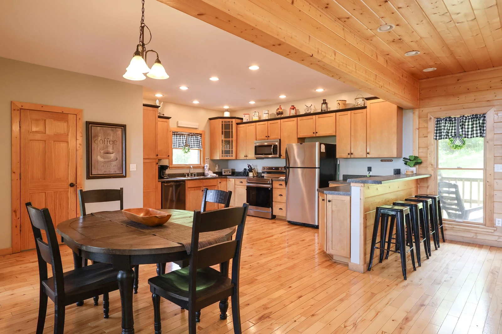 THE GOOD WOOD CABIN