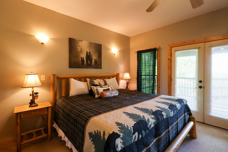 THE GOOD WOOD CABIN