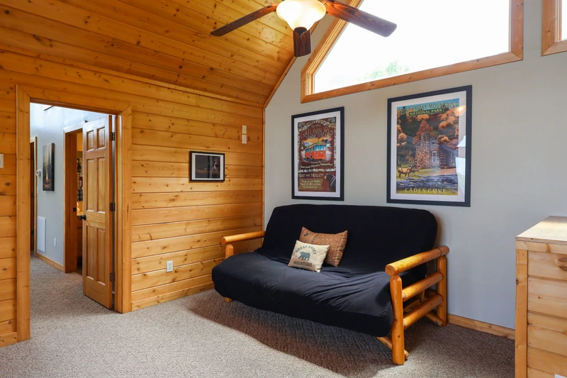 THE GOOD WOOD CABIN