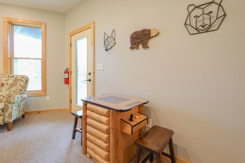 THE GOOD WOOD CABIN