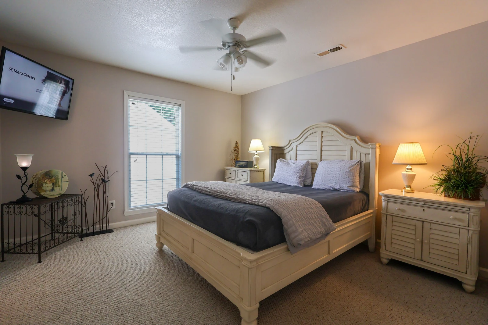 RIVERFRONT CHALET