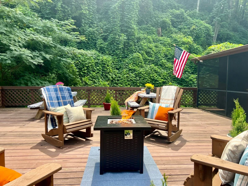 PIONEER TRAIL RETREAT