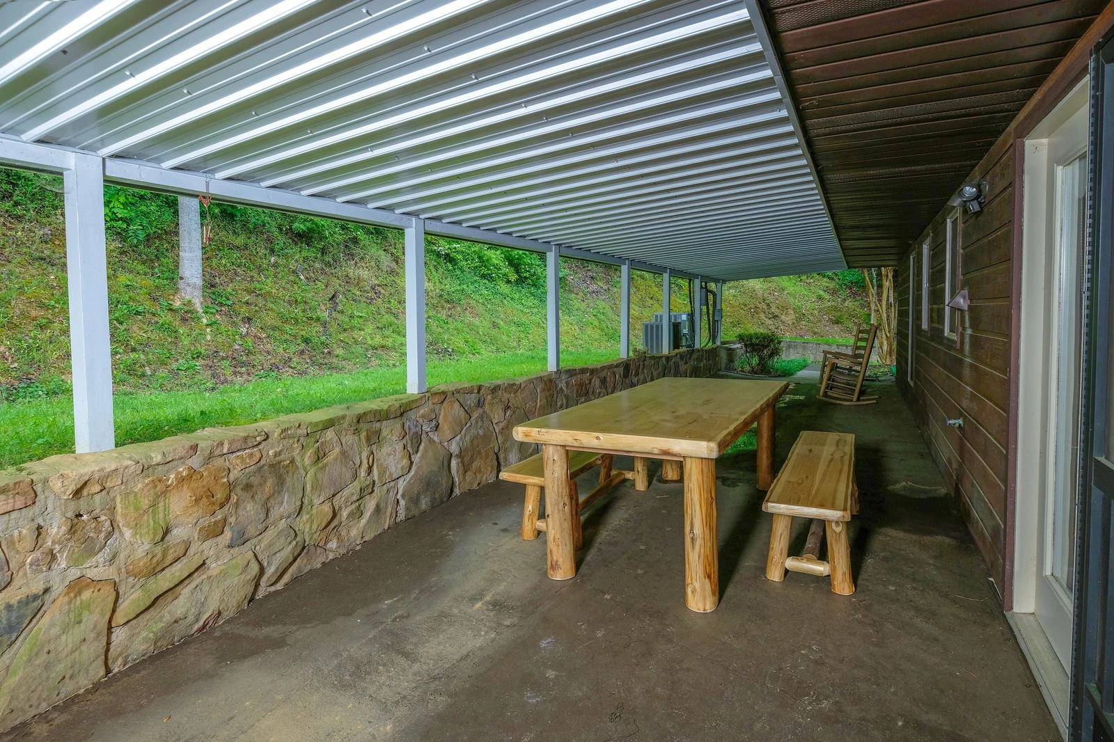 PIONEER TRAIL RETREAT