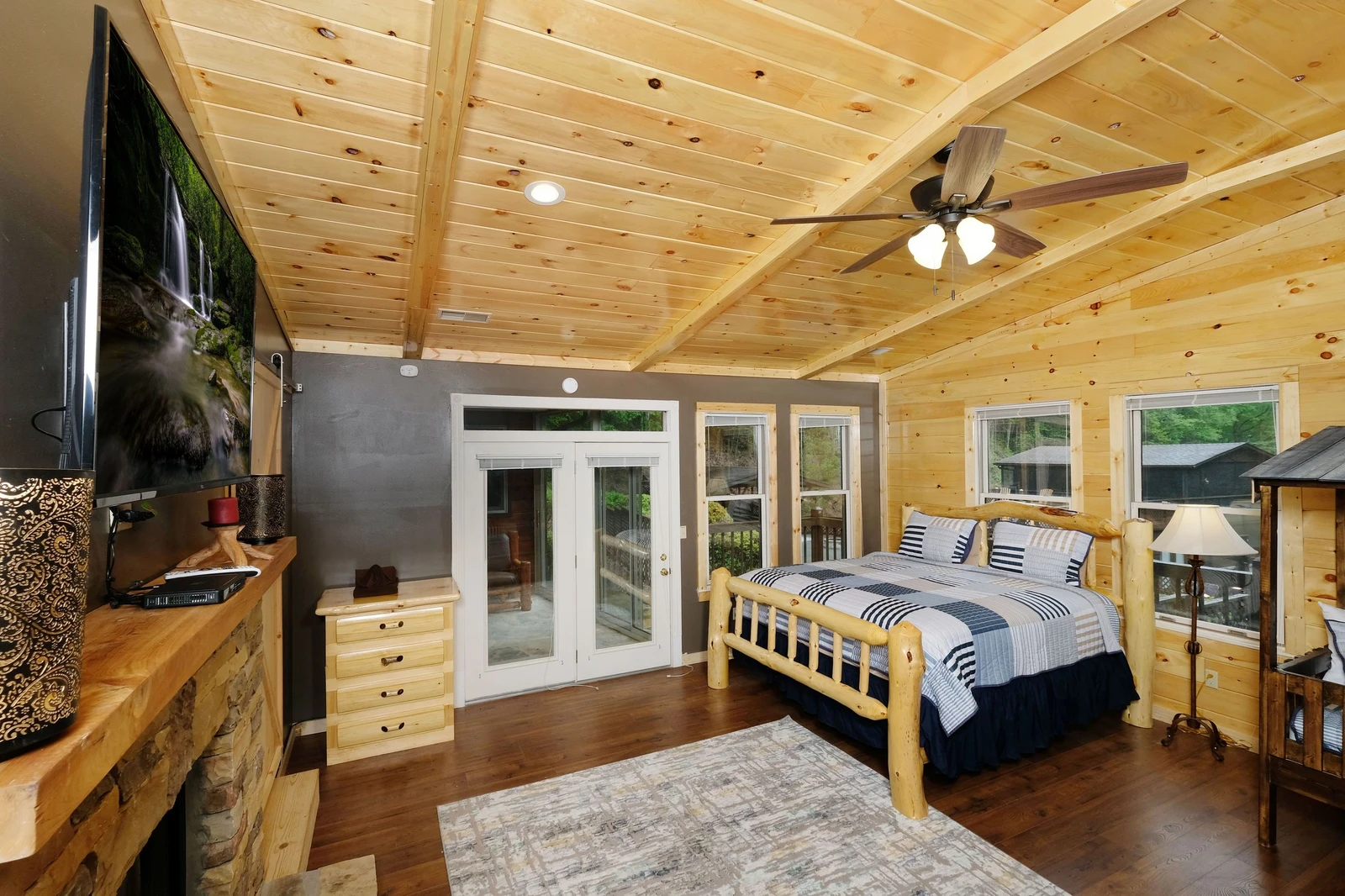 PIONEER TRAIL RETREAT