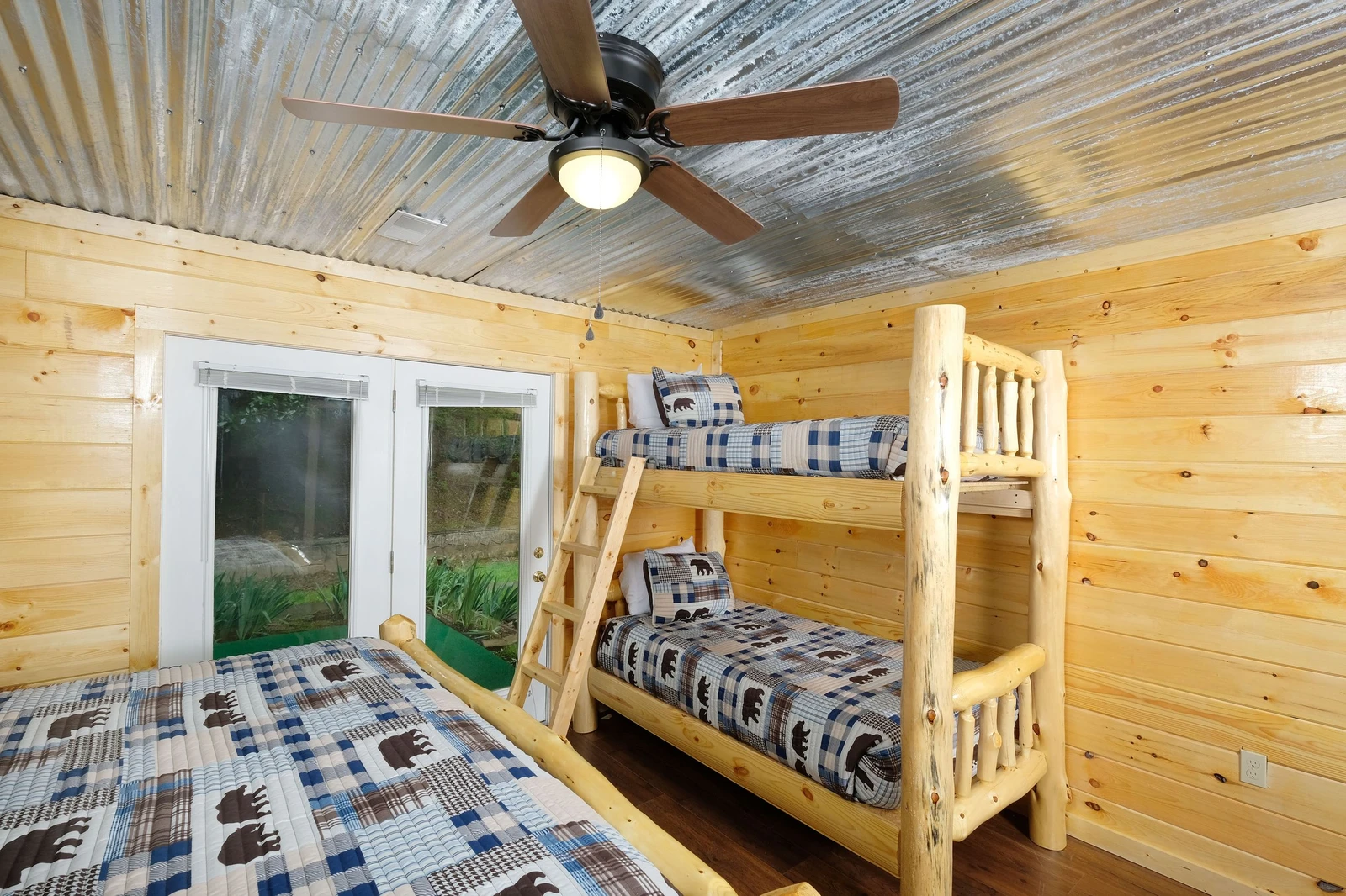 PIONEER TRAIL RETREAT
