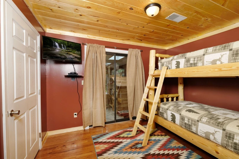 PIONEER TRAIL RETREAT