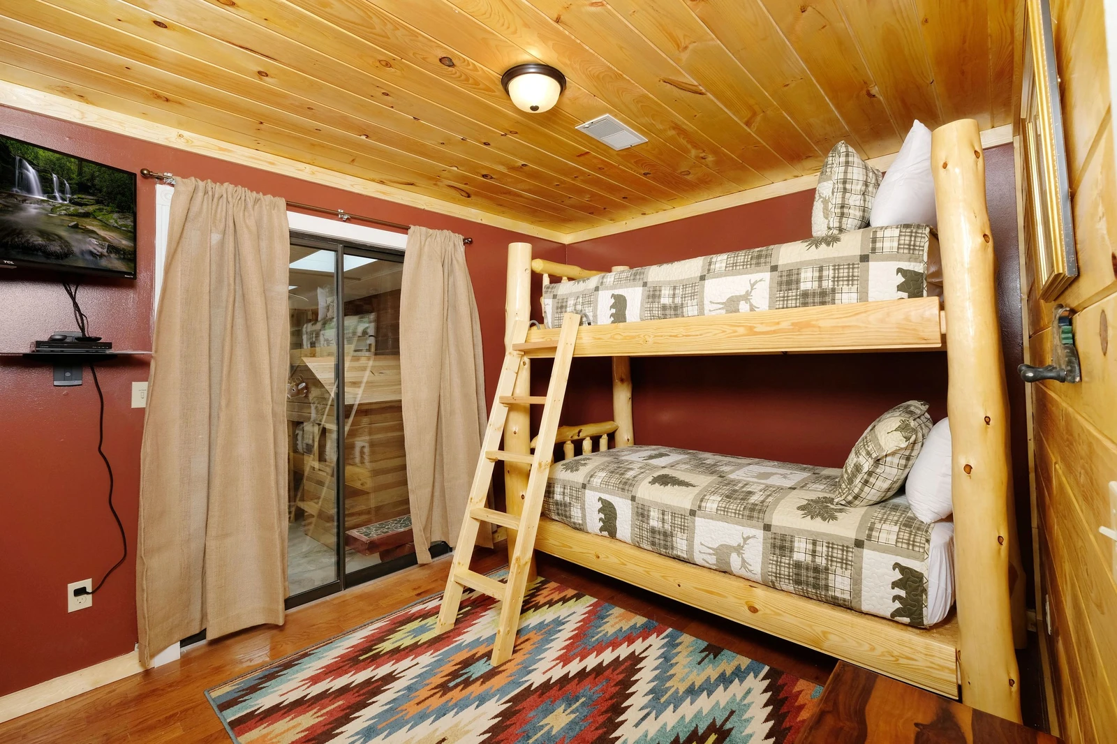 PIONEER TRAIL RETREAT