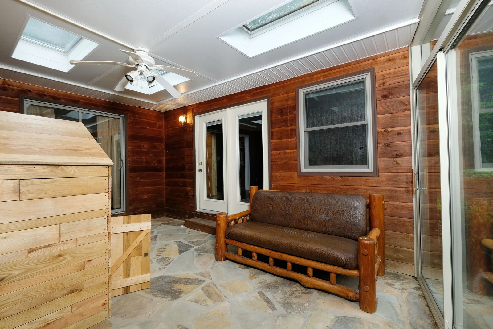 PIONEER TRAIL RETREAT