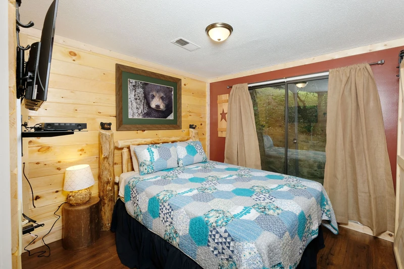 PIONEER TRAIL RETREAT