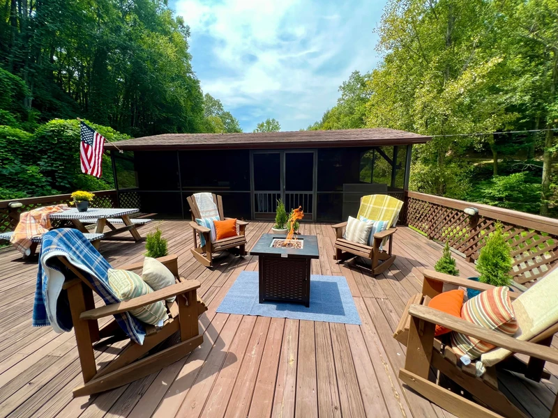 PIONEER TRAIL RETREAT