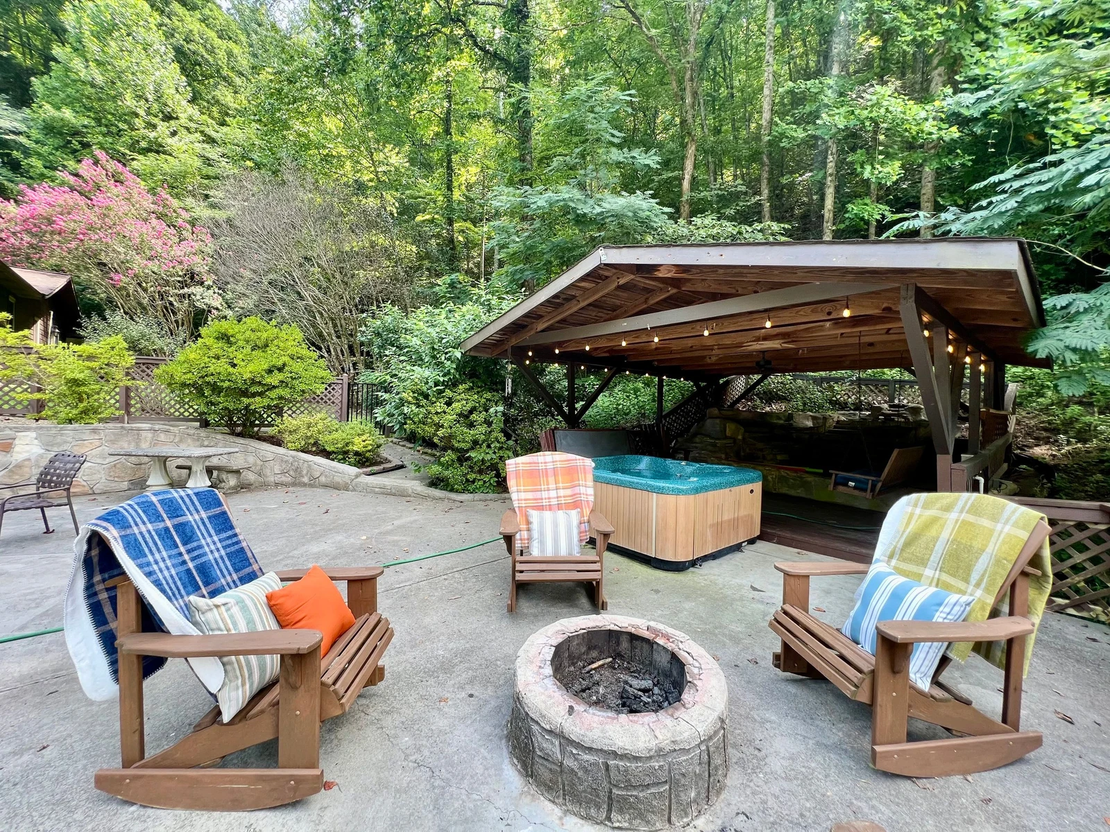 PIONEER TRAIL RETREAT
